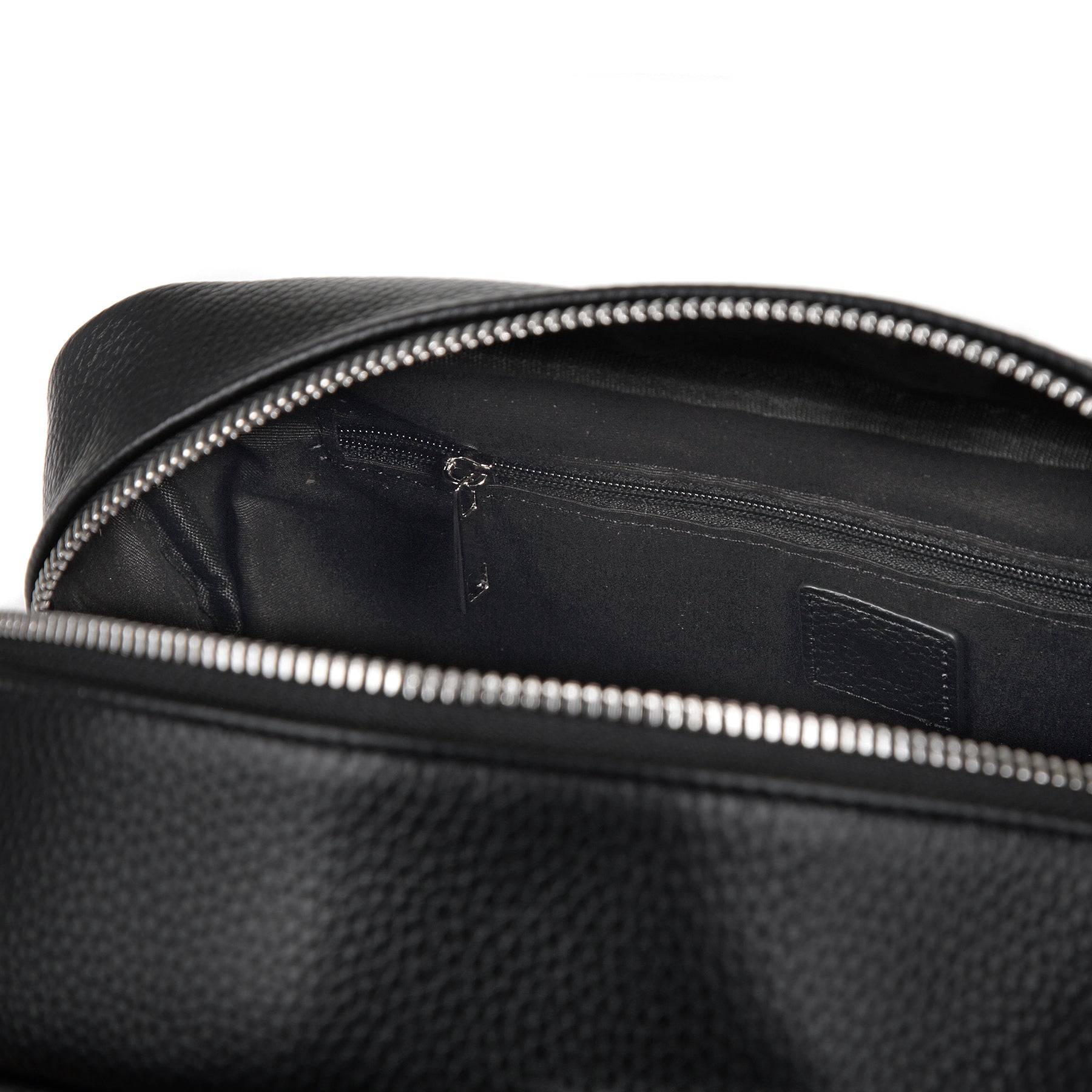 Black Pebble Large Italian Leather Wash Bag